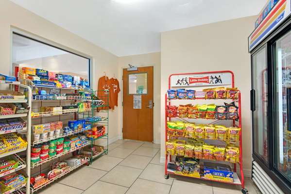  - Super 8 Hotel Airport North Austin