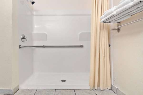  - Super 8 Hotel South Austin