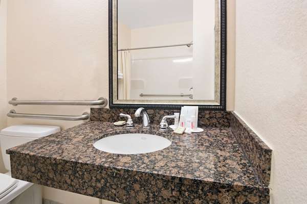  - Super 8 Hotel South Austin