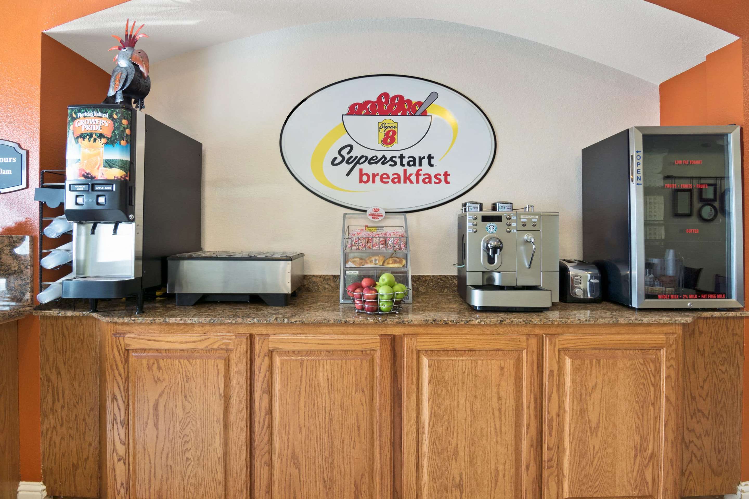 Breakfast Area | Super 8 by Wyndham Austin/Airport South