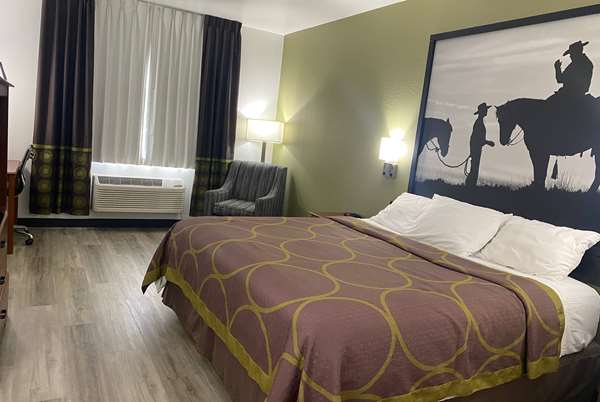  - Super 8 Hotel Weatherford - I-20, Exit 408