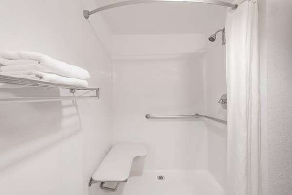  - Super 8 Hotel Weatherford - I-20, Exit 408