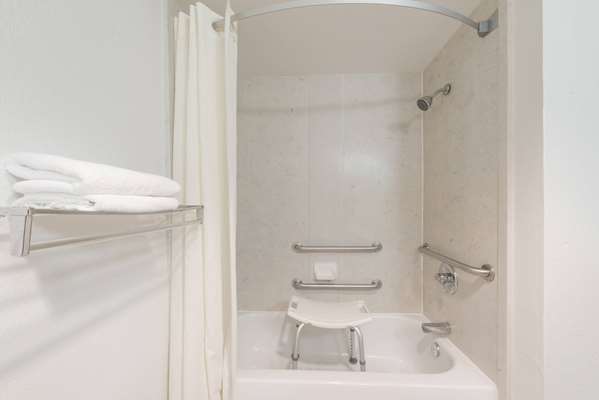  - Super 8 Hotel Weatherford - I-20, Exit 408