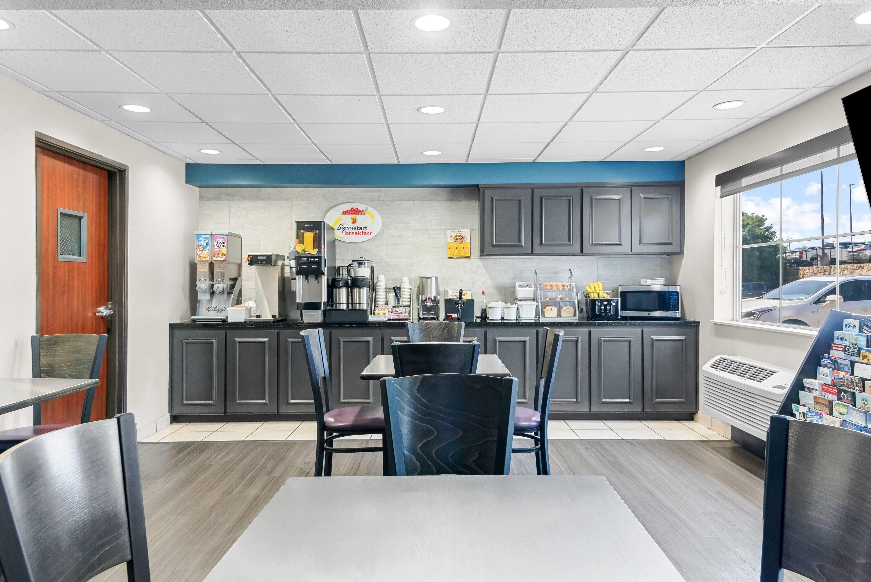 Breakfast Area | Super 8 by Wyndham Weatherford
