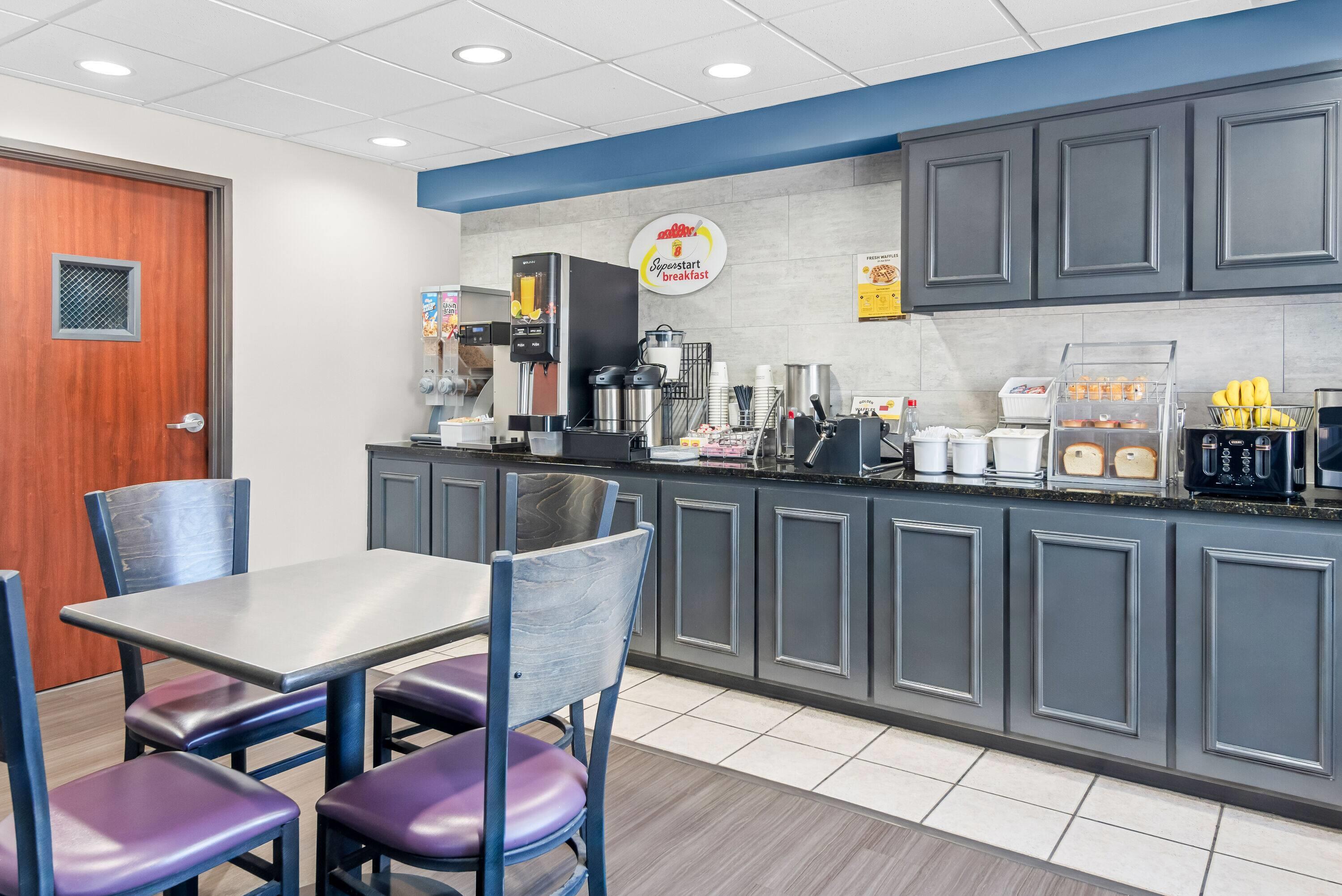 Undefined | Super 8 by Wyndham Weatherford