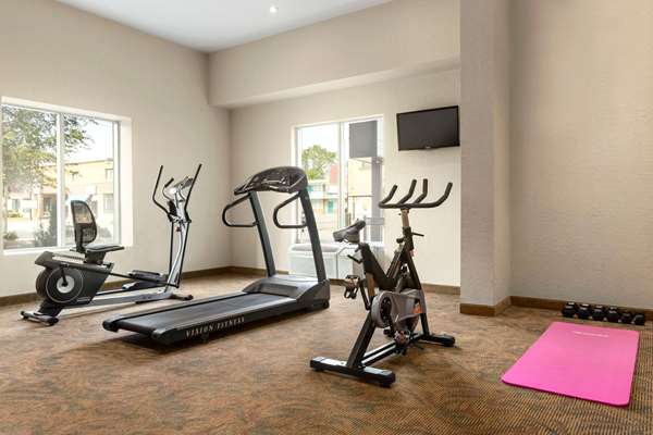 Fitness/ Exercise Room - Days Inn Suites by the Falls Niagara Falls