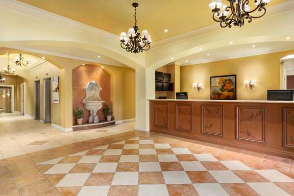  - Days Inn Suites by the Falls Niagara Falls