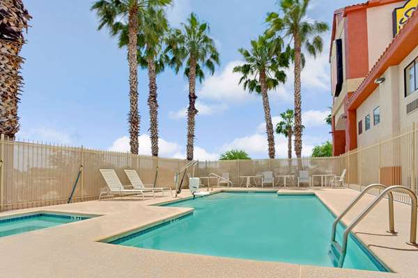 Pool - Super 8 Hotel Grant Road Tucson - I-10, Exit 256