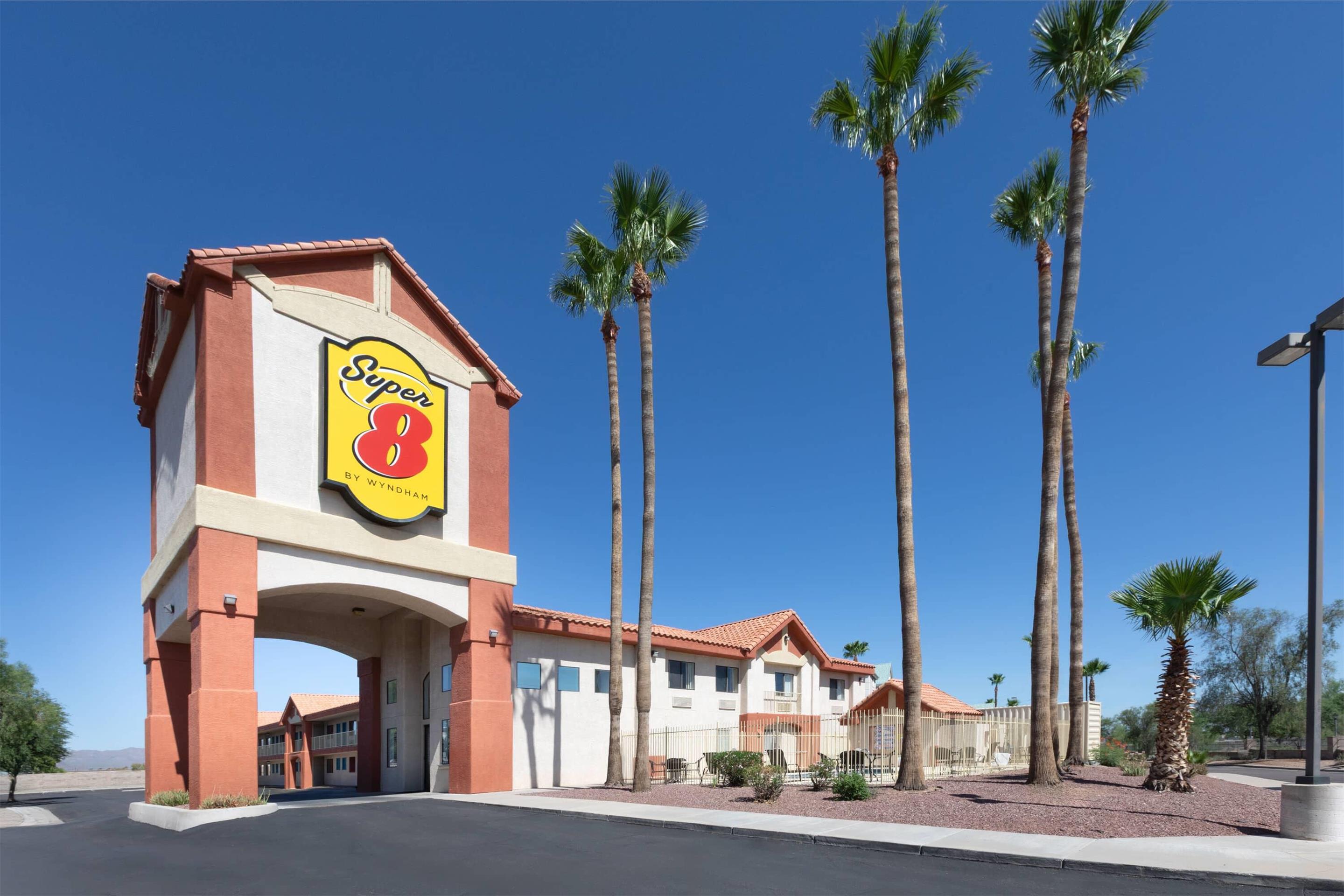 Exterior | Super 8 by Wyndham Tucson/Grant Road Area AZ