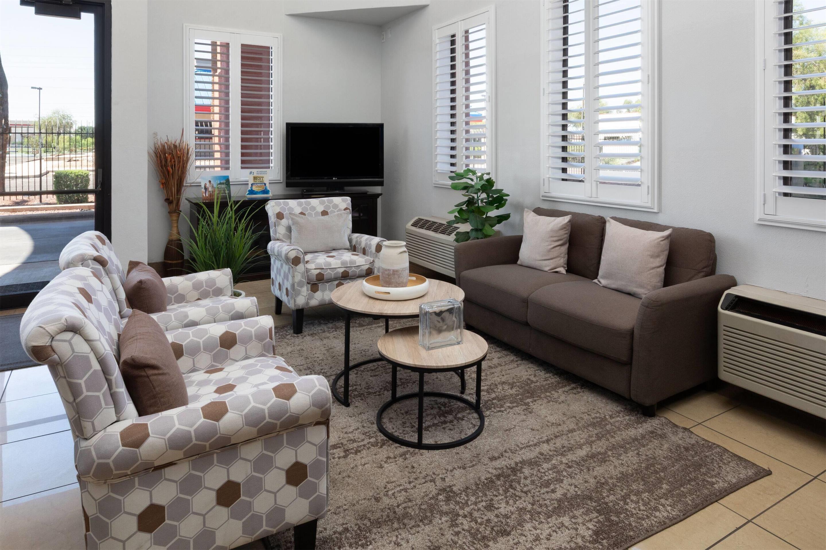 Lobby | Super 8 by Wyndham Tucson/Grant Road Area AZ