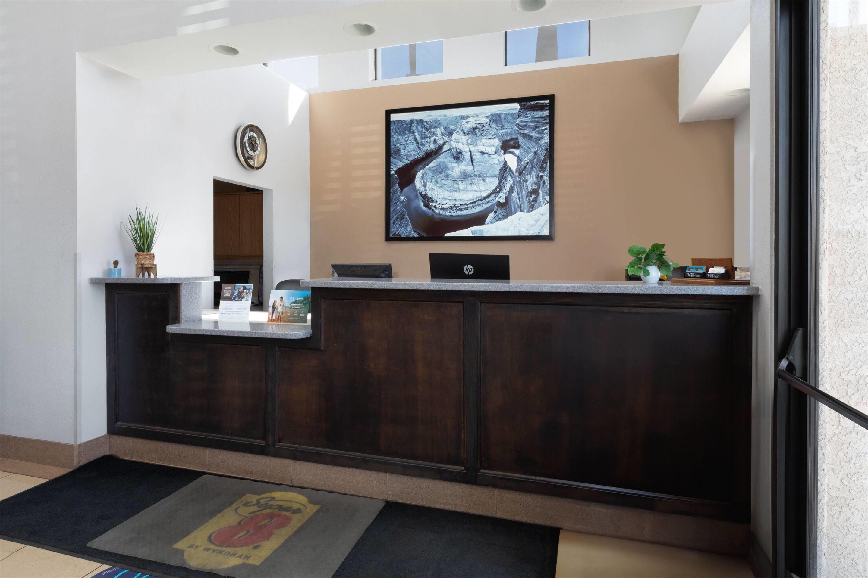 Reception | Super 8 by Wyndham Tucson/Grant Road Area AZ