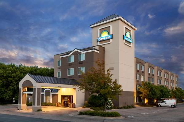 Exterior view - Days Inn Eagan