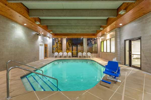 Pool - Days Inn Eagan