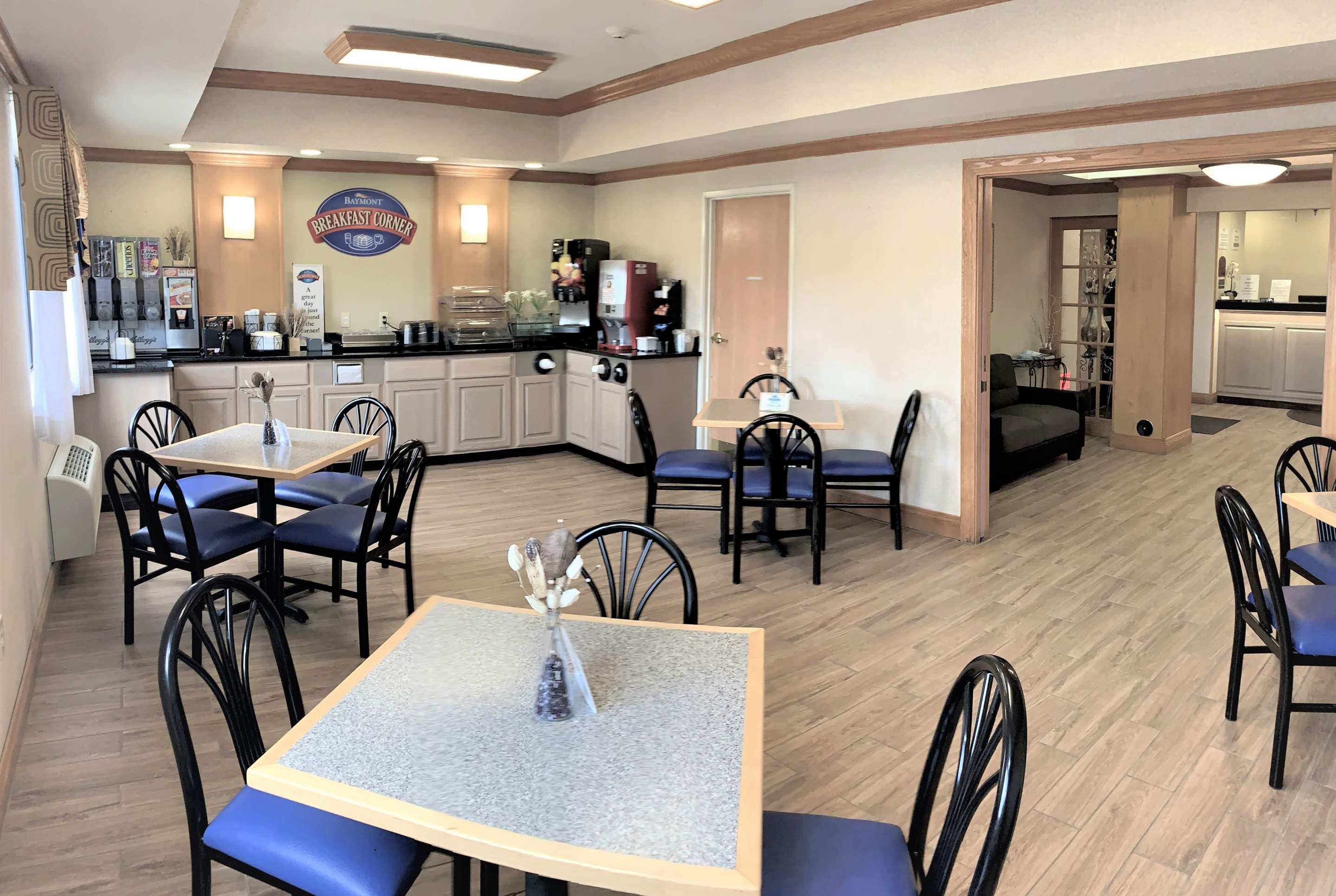 breakfast area | Baymont by Wyndham Paw Paw