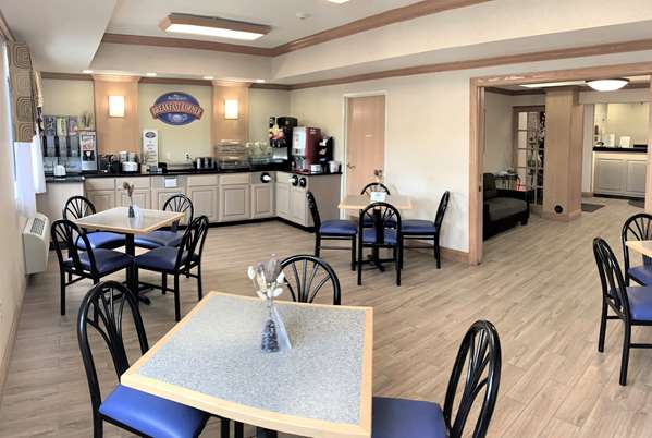 Restaurant - Baymont Inn & Suites Paw Paw