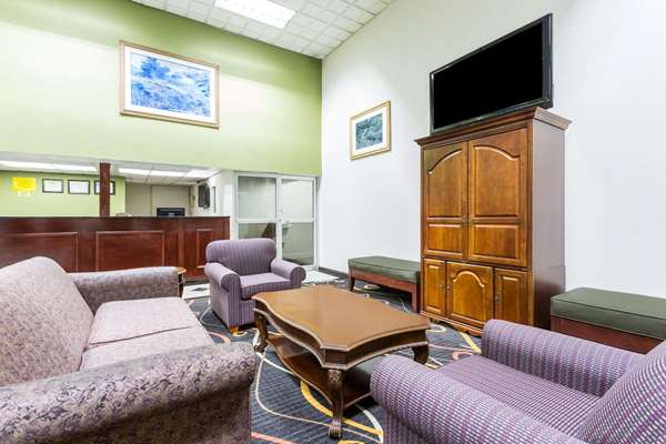  - Super 8 Motel Forsyth - I-75, Exit 186