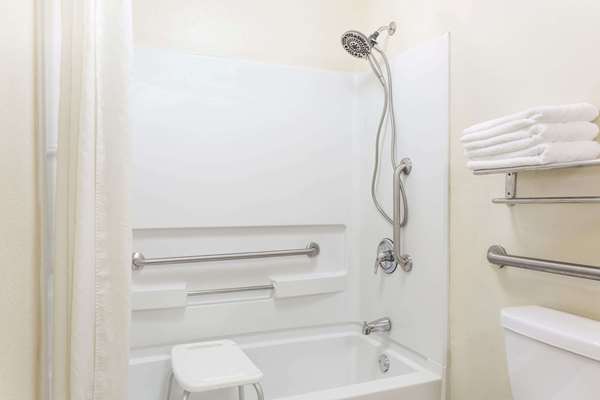  - Super 8 Motel Forsyth - I-75, Exit 186