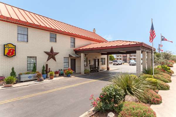 Exterior view - Super 8 Motel Fredericksburg