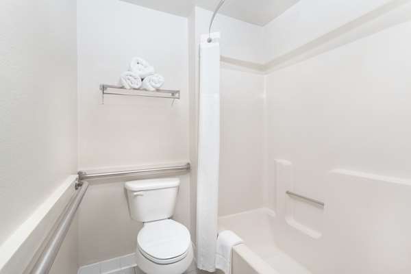  - Super 8 Motel Fredericksburg