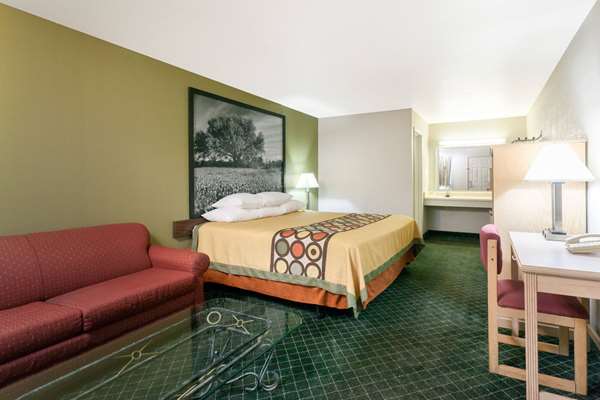  - Super 8 Motel Fredericksburg