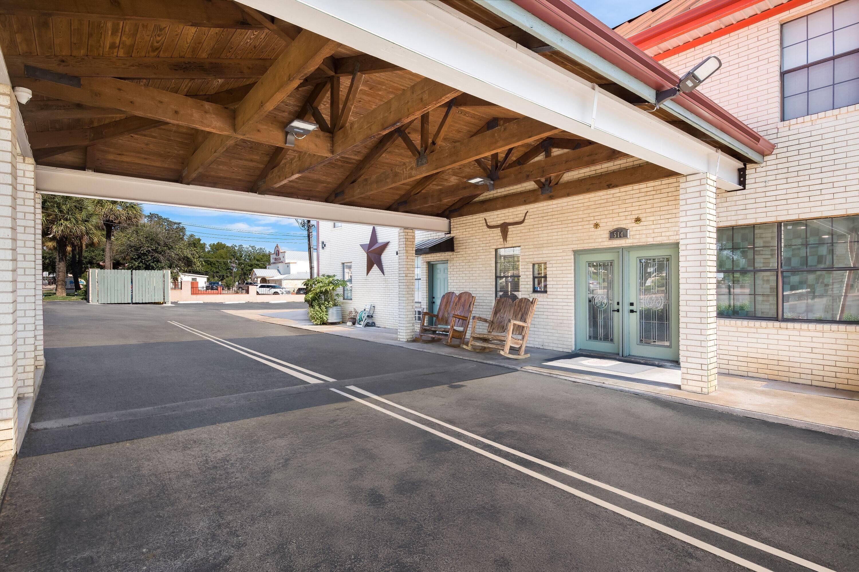 Exterior | Super 8 by Wyndham Fredericksburg