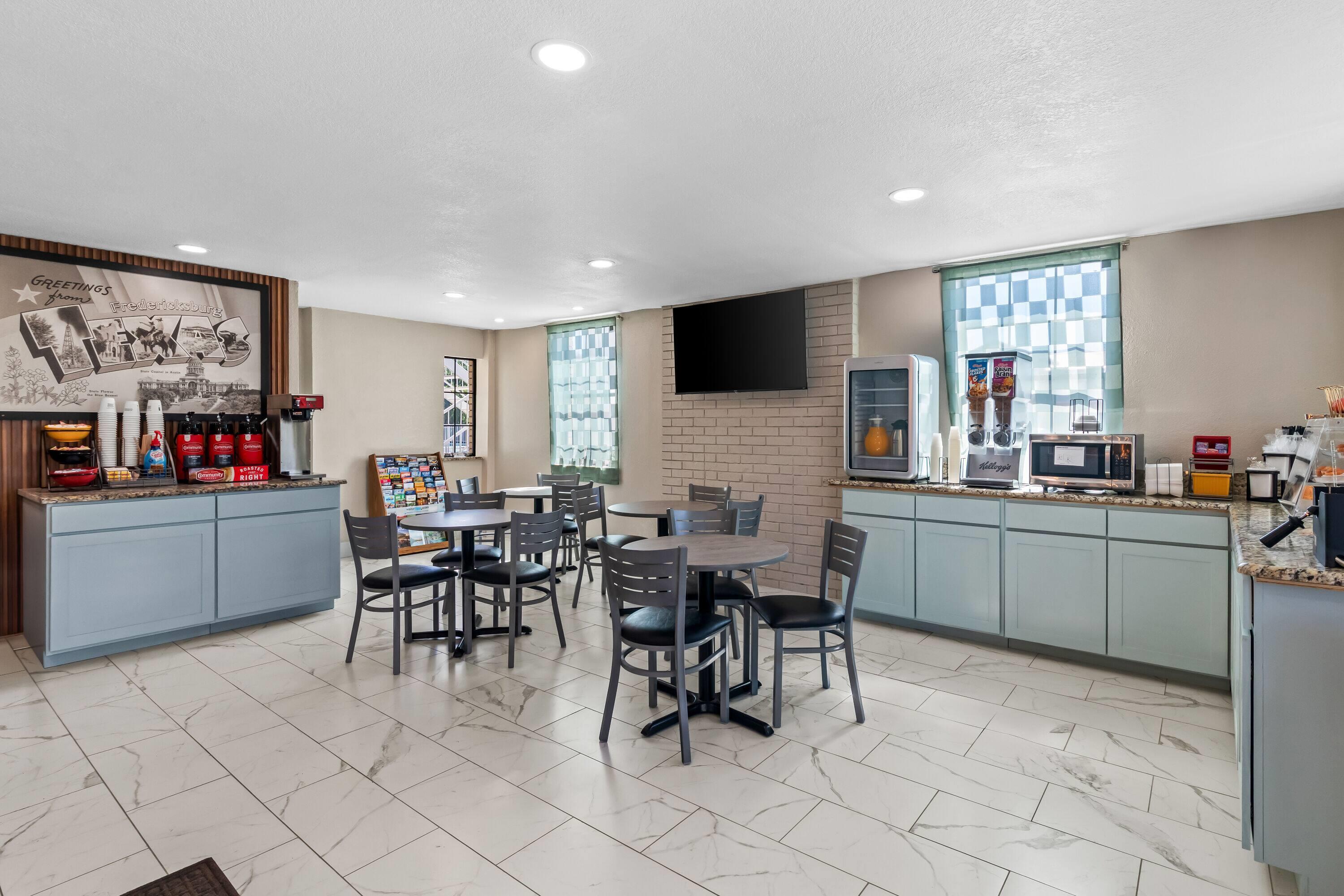 Breakfast Area | Super 8 by Wyndham Fredericksburg