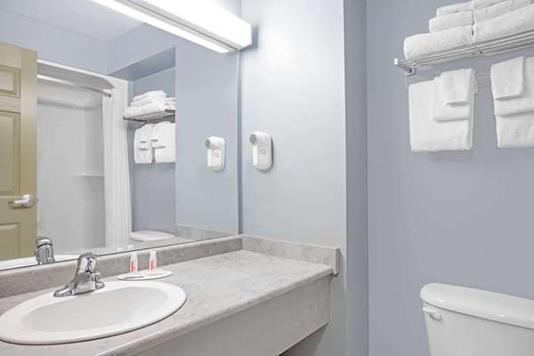  - Super 8 Hotel Sault Ste Marie