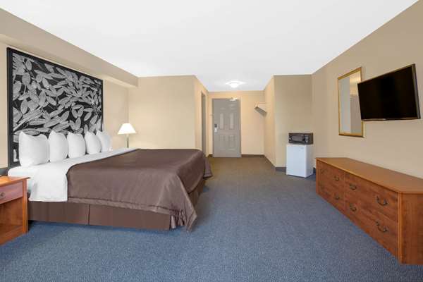  - Super 8 Hotel Sault Ste Marie