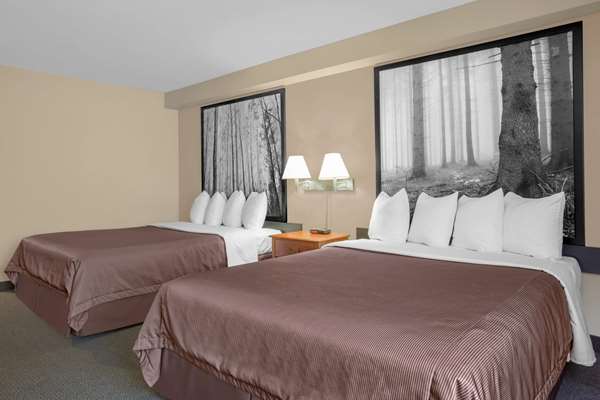  - Super 8 Hotel Sault Ste Marie