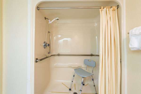  - Days Inn Yadkinville