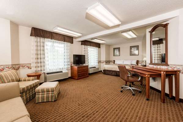Suite - Days Inn Yadkinville