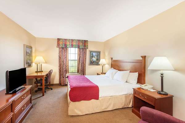  - Ramada Inn Sparta - I-71, Exit 57