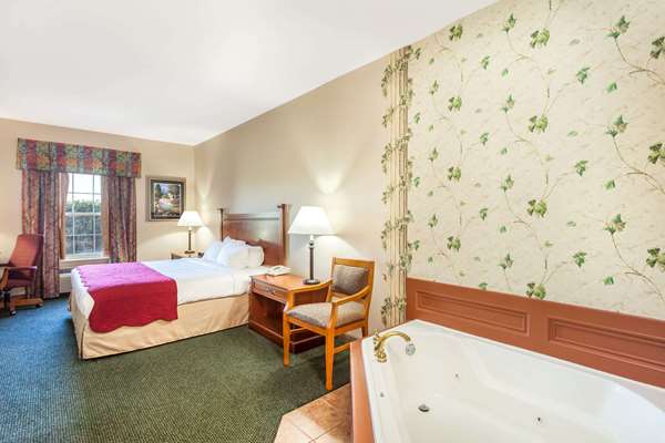  - Ramada Inn Sparta - I-71, Exit 57