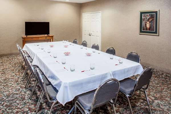  - Ramada Inn Sparta - I-71, Exit 57