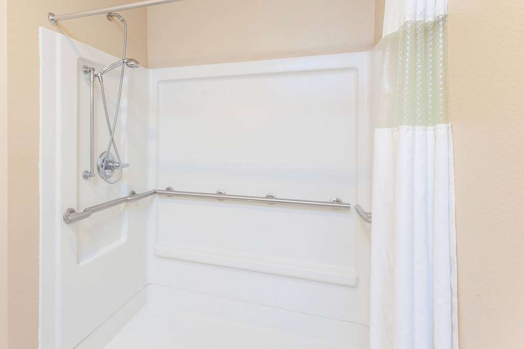 RAMADA BY WYNDHAM SPARTA/AT SPEEDWA-guestroom-Guest Room,Bathroom,On-Site.jpg
