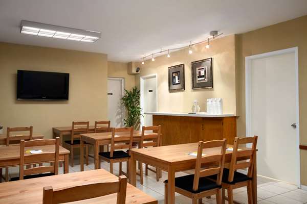  - Days Inn Balboa Park San Diego - I-5, Exits 16 & 16B