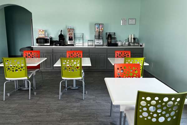  - Super 8 Motel Montgomery