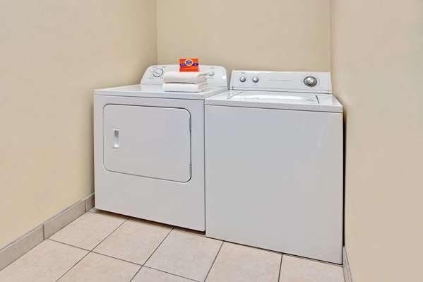  - Super 8 Hotel Expo Center Area Louisville - I-65, Exit 132