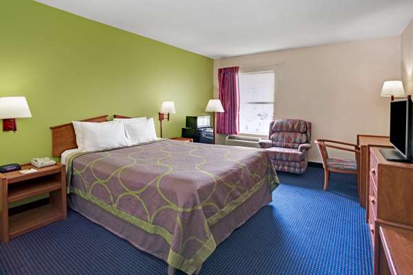  - Super 8 Hotel Expo Center Area Louisville - I-65, Exit 132