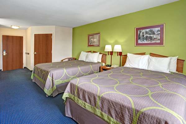  - Super 8 Hotel Expo Center Area Louisville - I-65, Exit 132