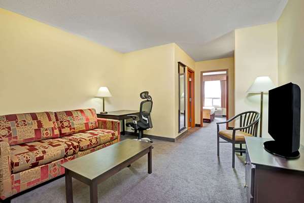 Suite - Super 8 Hotel Barrie