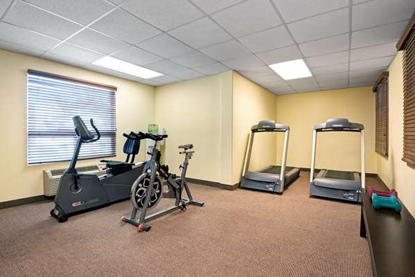 Fitness/ Exercise Room - Super 8 Hotel Barrie