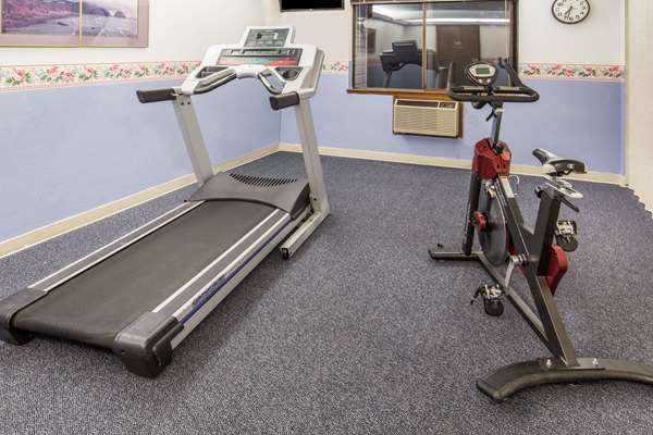 Fitness/ Exercise Room - Days Inn Corvallis