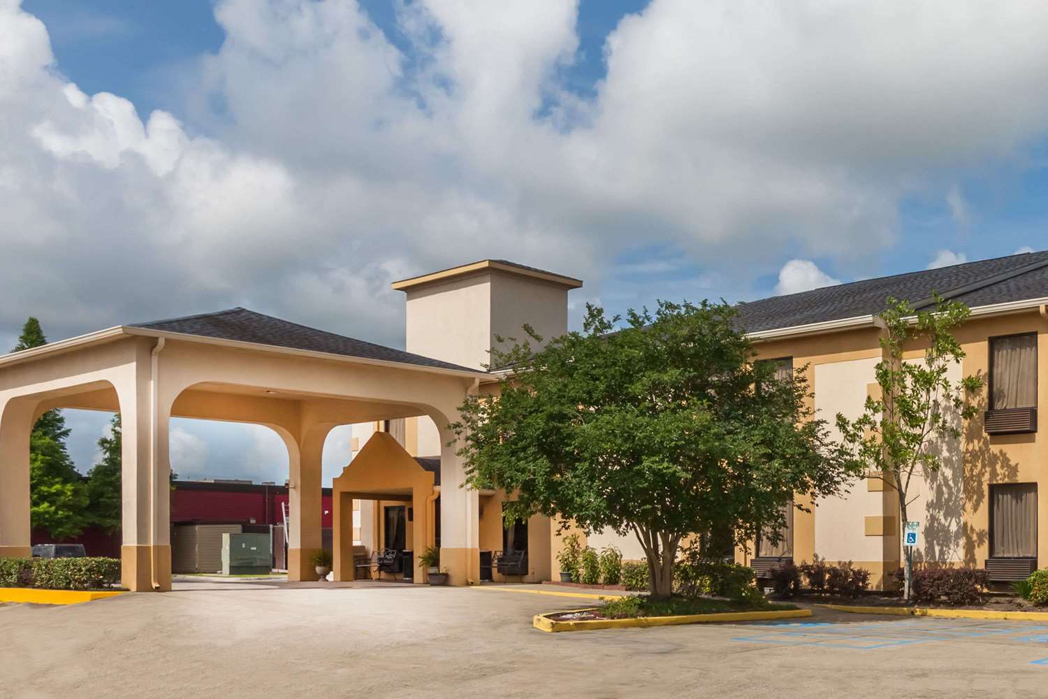 Days Inn & Suites New Iberia