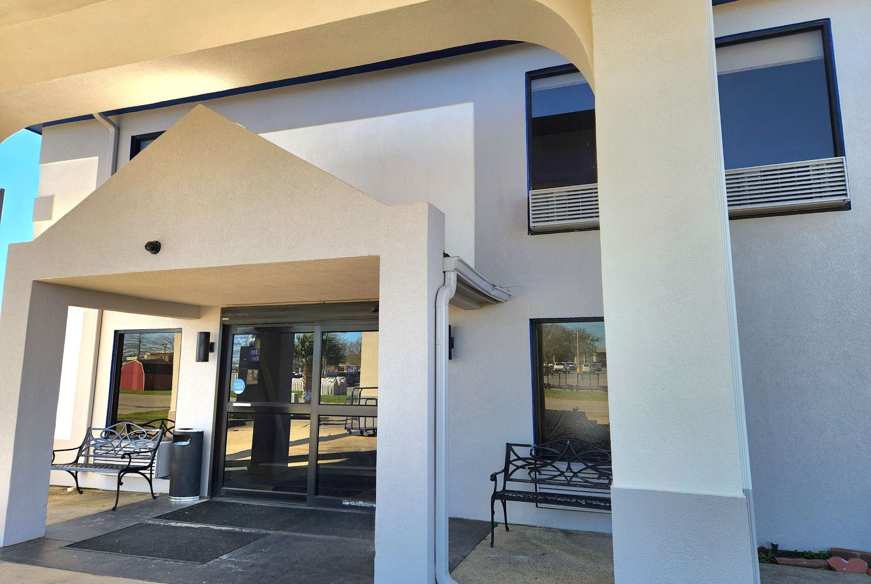 Exterior | Days Inn & Suites by Wyndham New Iberia
