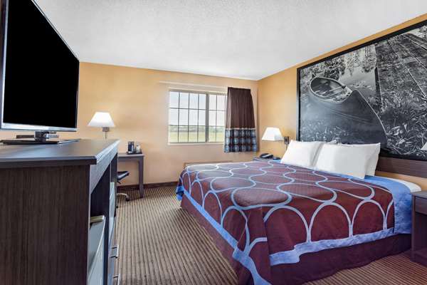 Suite - Super 8 Hotel Fort Dodge