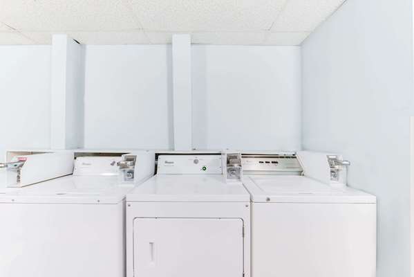 Amenities - Days Inn & Suites Laredo - I-35, Exit 4