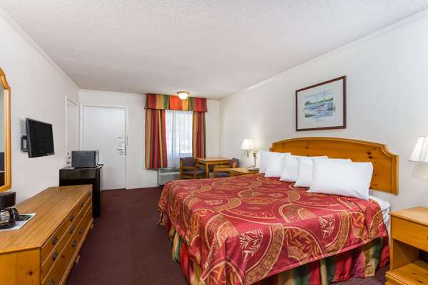  - Days Inn Summerton - I-95, Exit 108