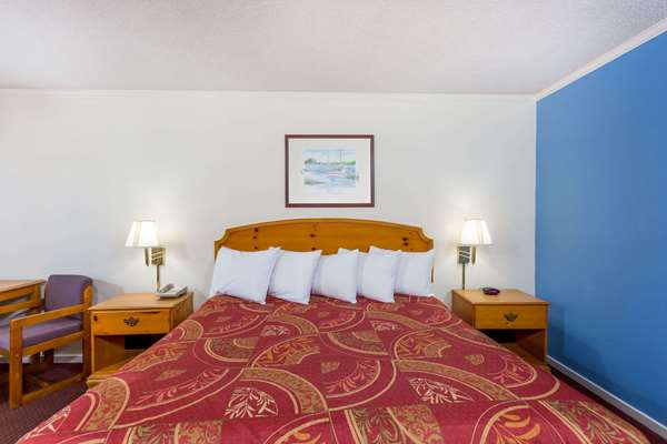  - Days Inn Summerton - I-95, Exit 108