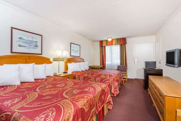  - Days Inn Summerton - I-95, Exit 108